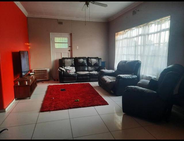 3 BEDROOM HOUSE FOR SALE IN DUNCANVILLE